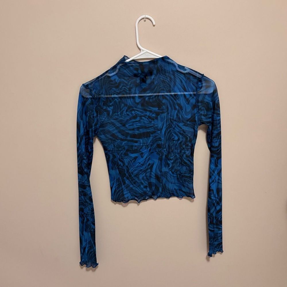 Crop tops and blouses
